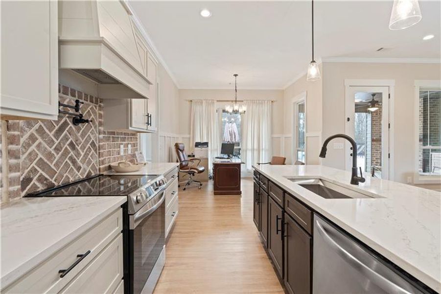 Furnished interior view inside a new home in , Temple (Image 8).