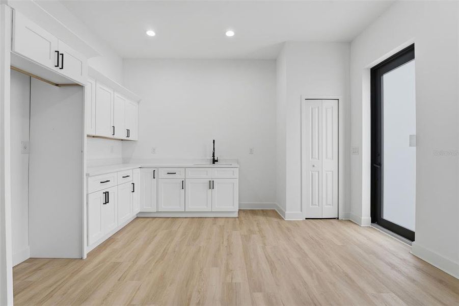 Spacious, unfurnished interior of a new home in , Port Charlotte (Image 17).