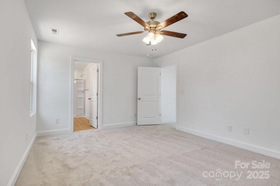 Spacious, unfurnished interior of a new home in , Kannapolis (Image 25).