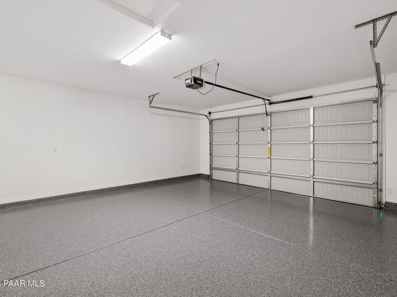 Spacious, unfurnished interior of a new home in North Ridge at Pronghorn Ranch, Prescott Valley (Image 25).