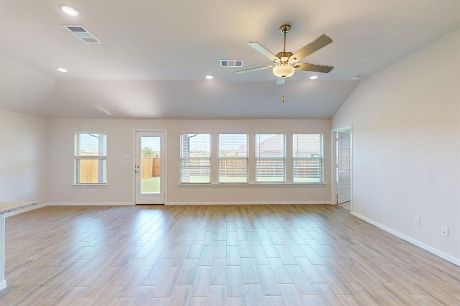 Spacious, unfurnished interior of a new home in Sanderos, Fort Worth (Image 23). Spacious, unfurnished interior of a new home in Sanderos, Fort Worth (Image 23).