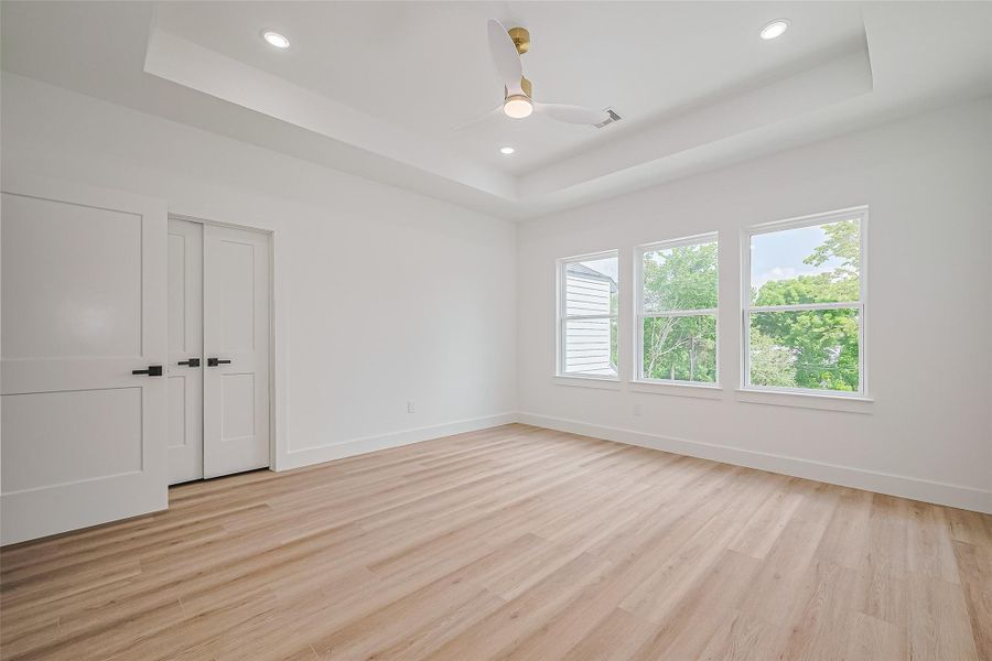 Spacious, unfurnished interior of a new home in , Houston (Image 22).