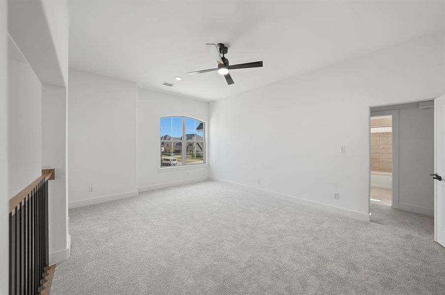 Spacious, unfurnished interior of a new home in Estates at Rockhill, Frisco (Image 26).