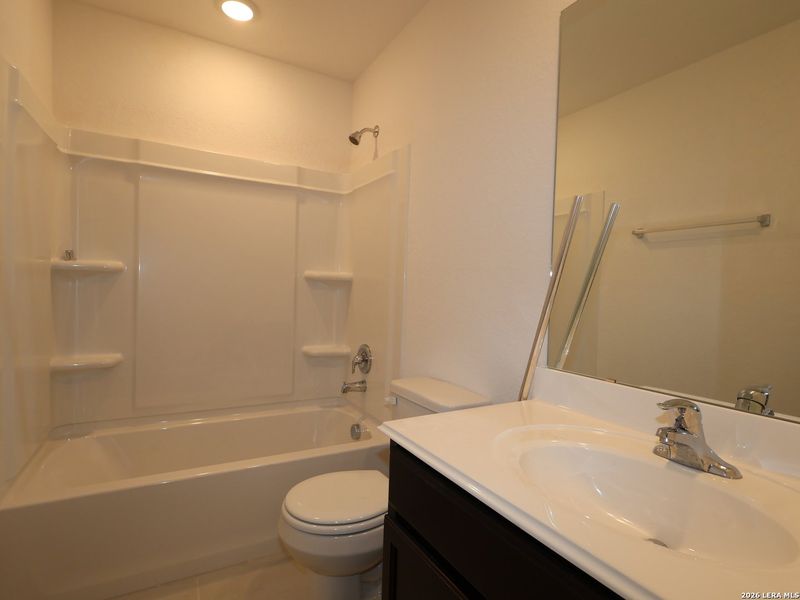 Furnished interior view inside a new home in Cinco Lakes, San Antonio (Image 4).