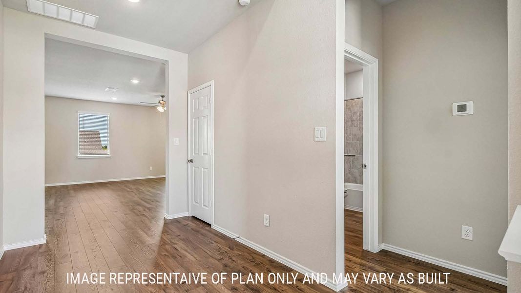 Spacious, unfurnished interior of a new home in Eagles Landing, Waco (Image 21).