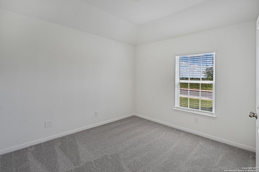 Spacious, unfurnished interior of a new home in Rosewood Estates, Lytle (Image 19).