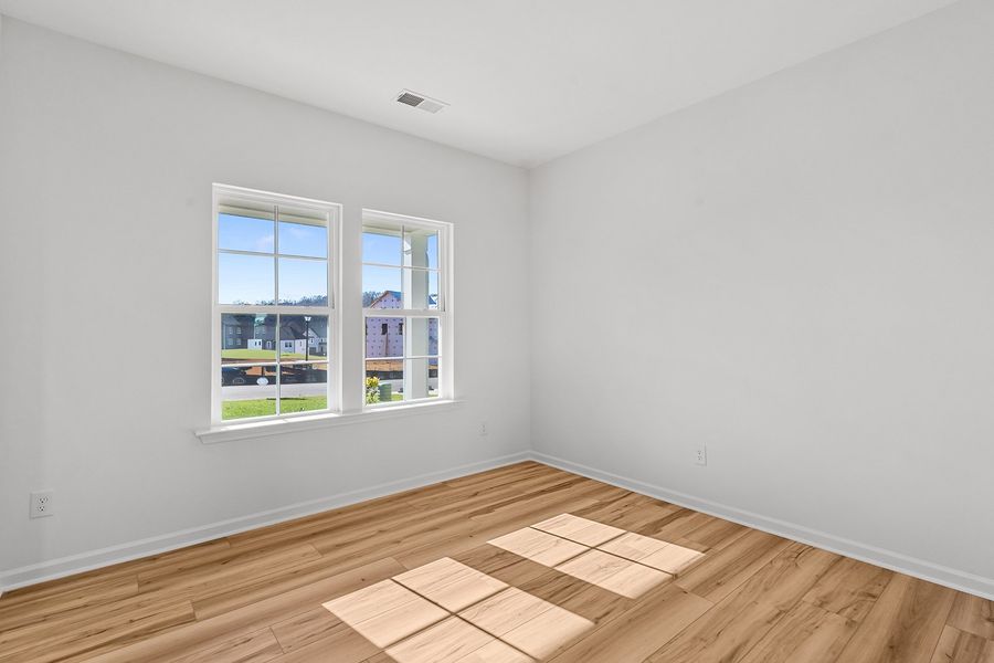 Spacious, unfurnished interior of a new home in Hanes Lake, Winston-Salem (Image 27).
