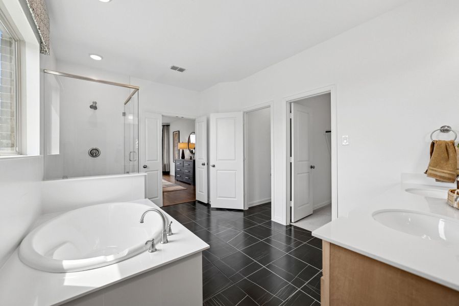 Owner's Bathroom Owner's Bathroom