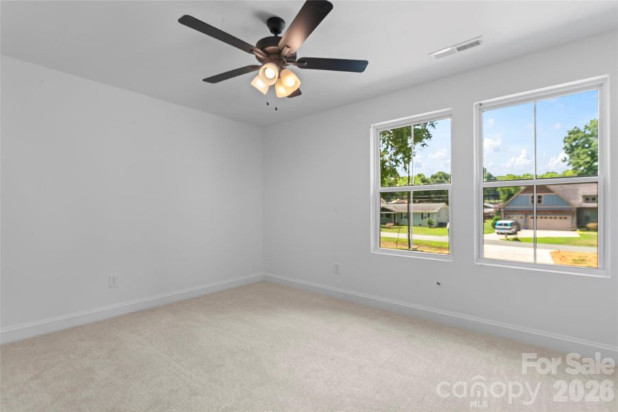 Spacious, unfurnished interior of a new home in , Harrisburg (Image 15).