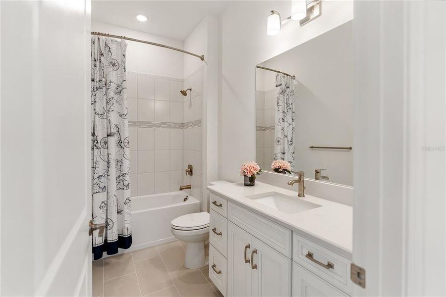 Furnished interior view inside a new home in , Bradenton (Image 24).