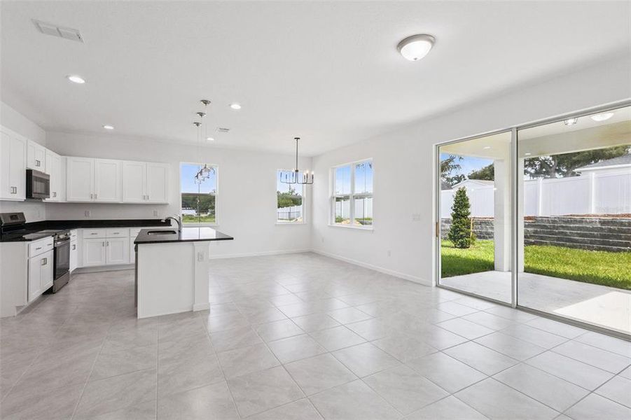 Spacious, unfurnished interior of a new home in Grand Isle, Grand Island (Image 17).