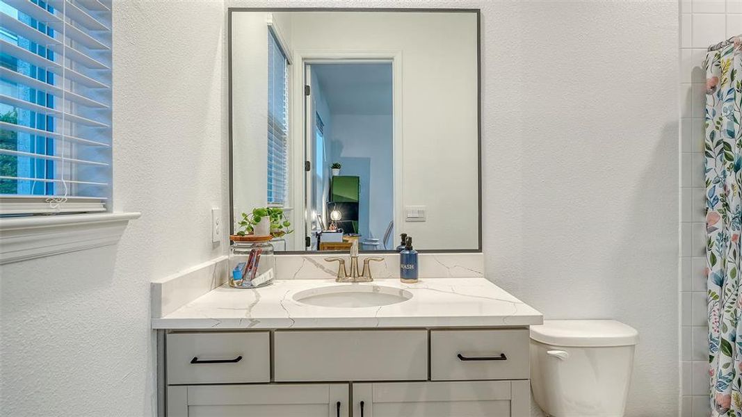 Furnished interior view inside a new home in Star Farms at Lakewood Ranch, Bradenton (Image 35).