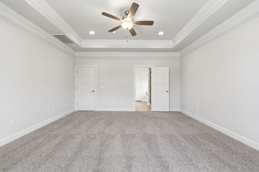 Spacious, unfurnished interior of a new home in Weybridge, Burlington (Image 50).