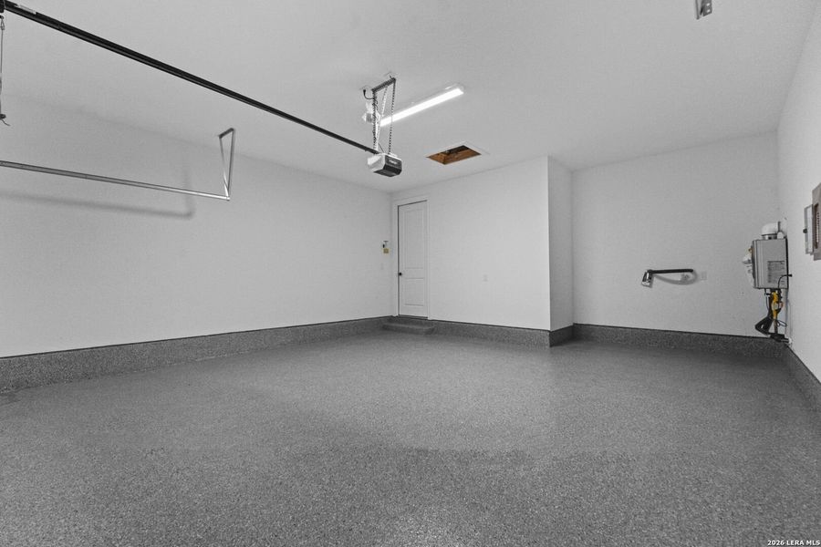 Spacious, unfurnished interior of a new home in Del Webb New Braunfels at Veramendi, New Braunfels (Image 31).