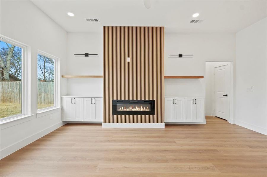 Spacious, unfurnished interior of a new home in , Dallas (Image 14).