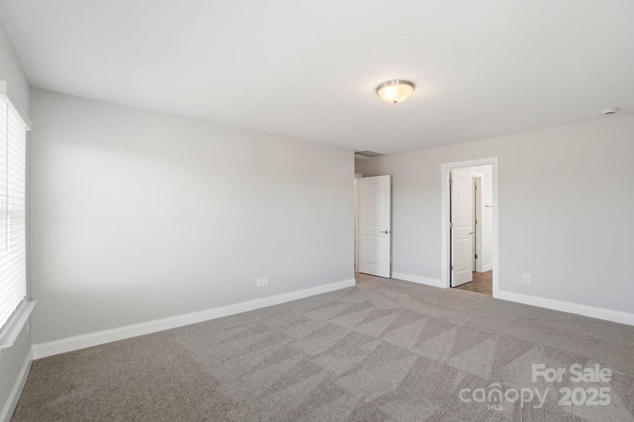 Spacious, unfurnished interior of a new home in Summerlin, Mooresville (Image 32).