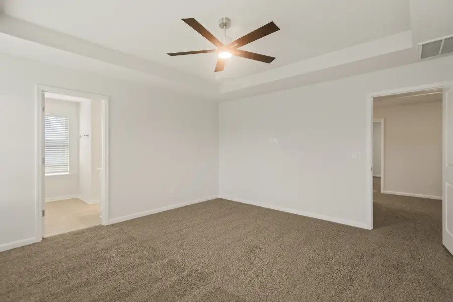 Spacious, unfurnished interior of a new home in Halton Oaks, Spartanburg (Image 14). Spacious, unfurnished interior of a new home in Halton Oaks, Spartanburg (Image 14).