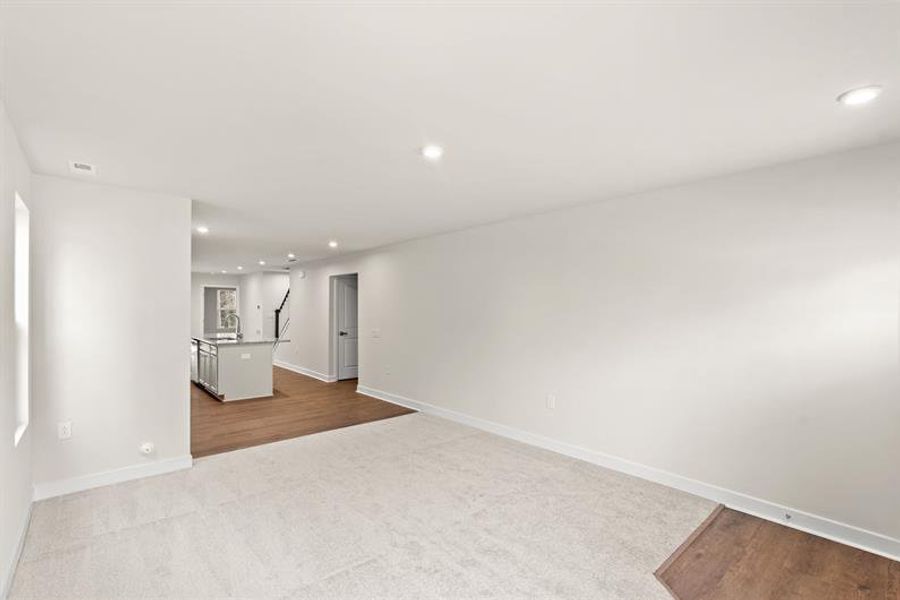 Spacious, unfurnished interior of a new home in Middle Creek Village Coastal Cottages & Villas, Bolivia (Image 8).