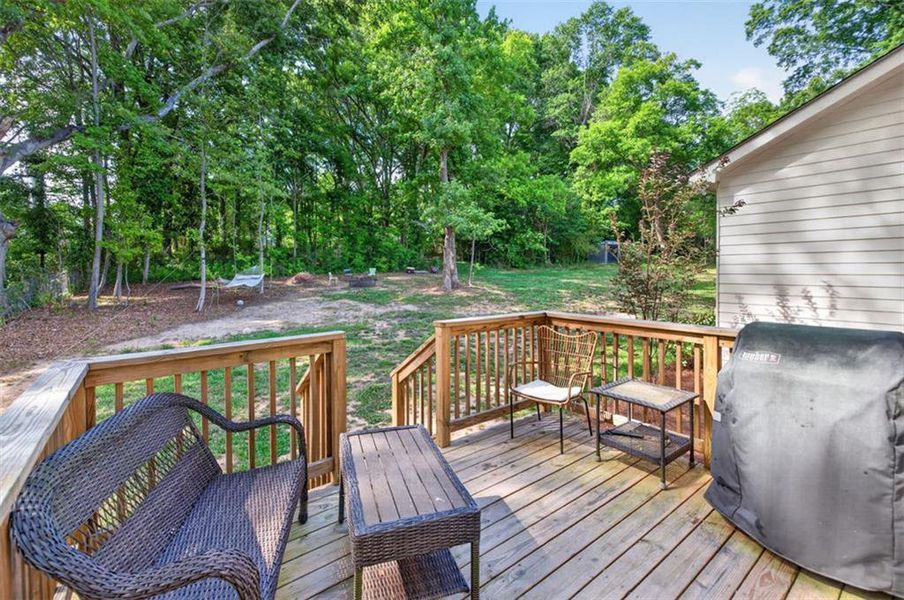 Exterior details and patio area of a home in , Monroe (Image 21).