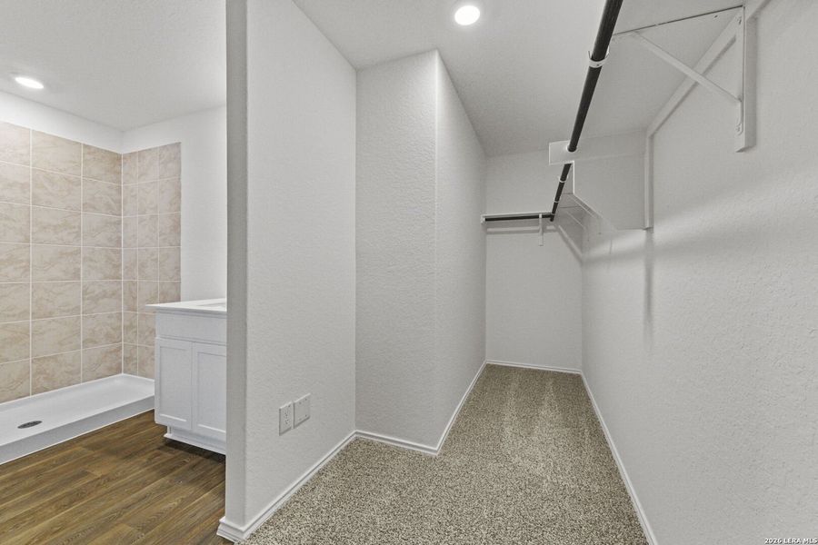 Spacious, unfurnished interior of a new home in Stonehill, San Antonio (Image 21).