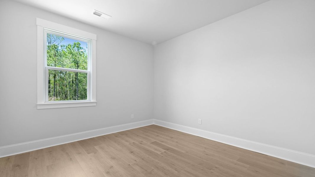Spacious, unfurnished interior of a new home in Sheep Island, Summerville (Image 31).