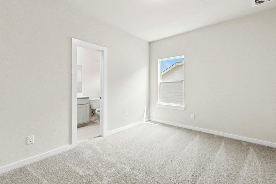 Spacious, unfurnished interior of a new home in Santa Rita Ranch, Liberty Hill (Image 17). Spacious, unfurnished interior of a new home in Santa Rita Ranch, Liberty Hill (Image 17).