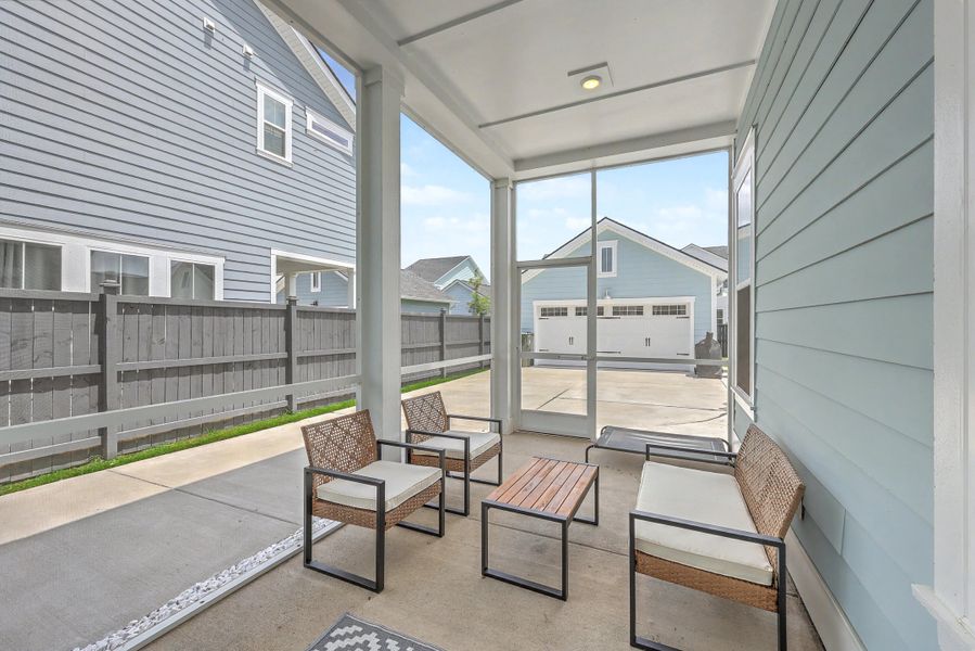 Exterior details and patio area of a home in Carnes Crossroads, Summerville (Image 28).