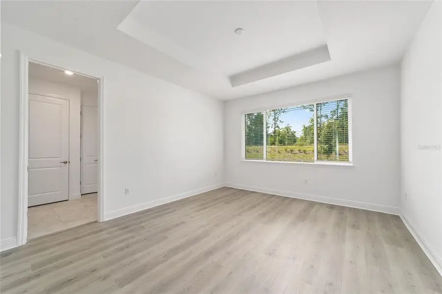 Spacious, unfurnished interior of a new home in , Ocala (Image 33).
