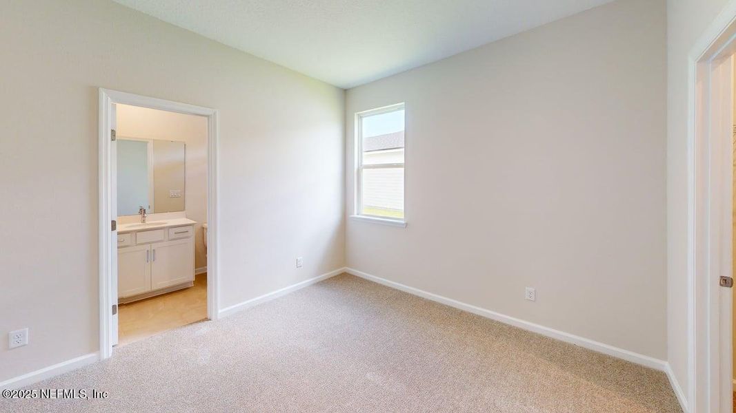 Spacious, unfurnished interior of a new home in Lakes at Bella Lago, Green Cove Springs (Image 12).