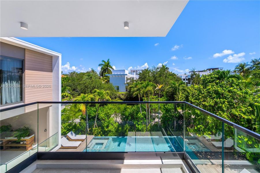 Exterior details and patio area of a home in , Key Biscayne (Image 31).