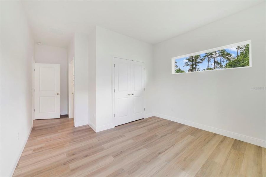 Spacious, unfurnished interior of a new home in , Deland (Image 21).