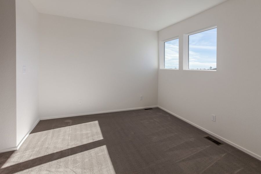 Spacious, unfurnished interior of a new home in Trailside, Timnath (Image 32).