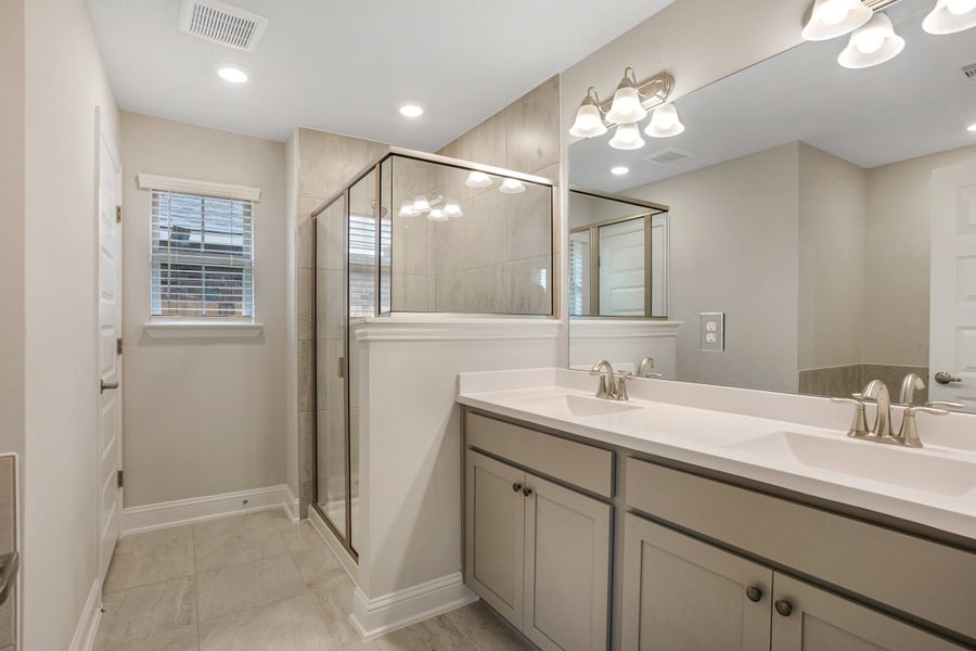 Furnished interior view inside a new home in Bayou Maison, Dickinson (Image 10).