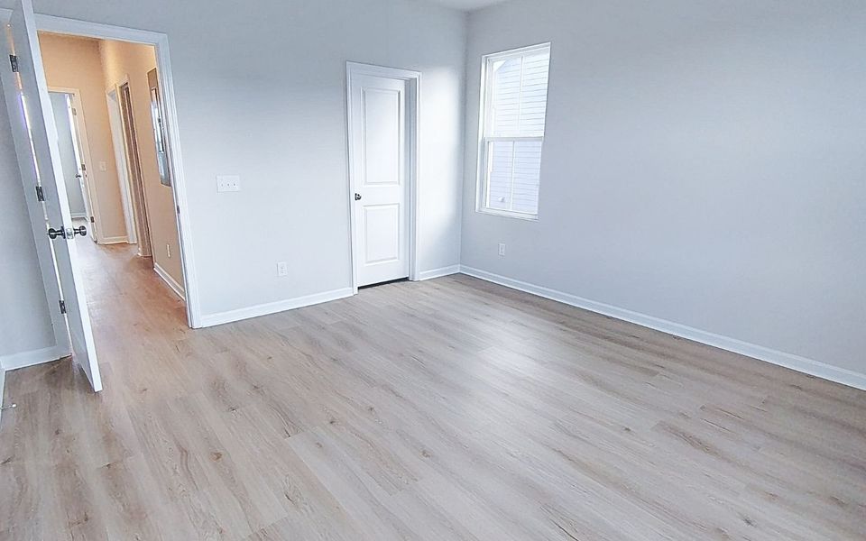 Spacious, unfurnished interior of a new home in Nexton, Summerville (Image 11).