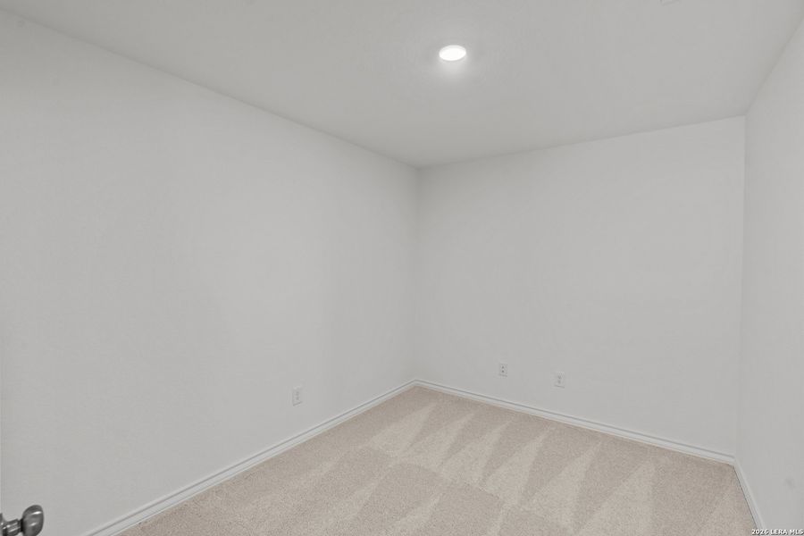 Spacious, unfurnished interior of a new home in Cinco Lakes, San Antonio (Image 21).