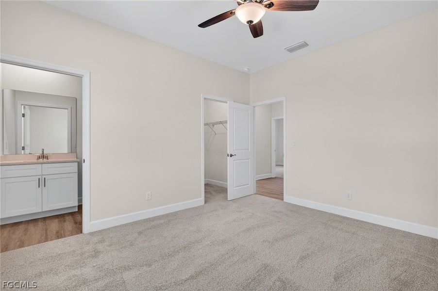 Spacious, unfurnished interior of a new home in Cape Coral, Cape Coral (Image 25).