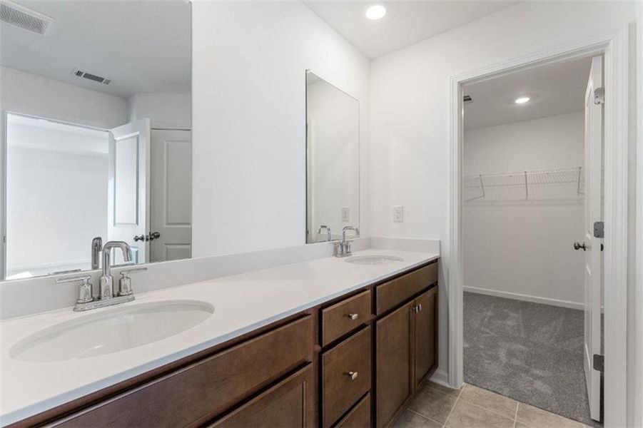 Furnished interior view inside a new home in Auburn Glen, Dacula (Image 9).