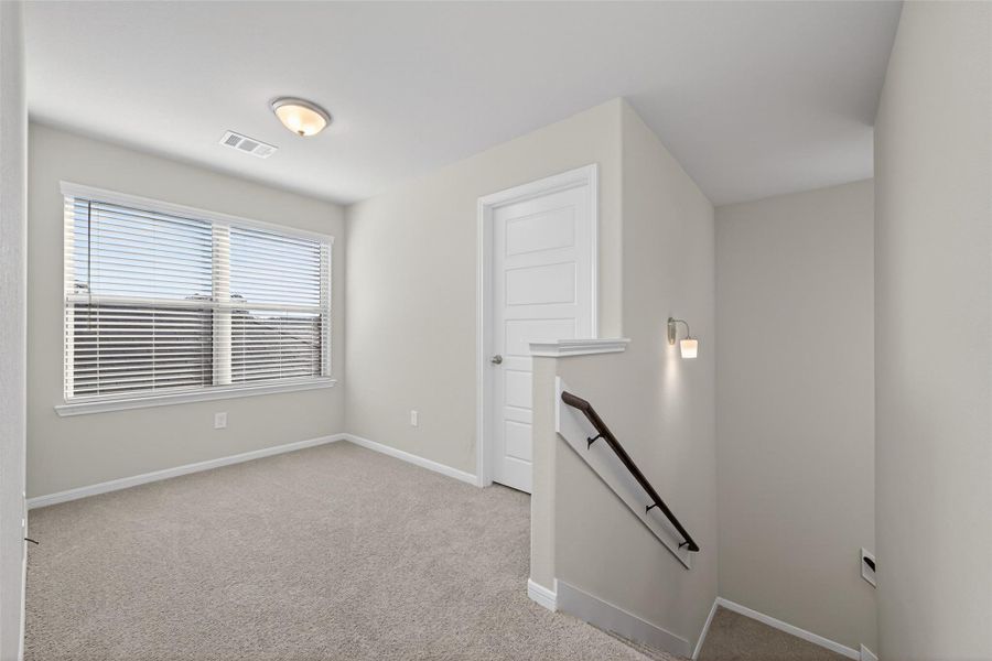 Spacious, unfurnished interior of a new home in Woodland Lakes, Houston (Image 32).
