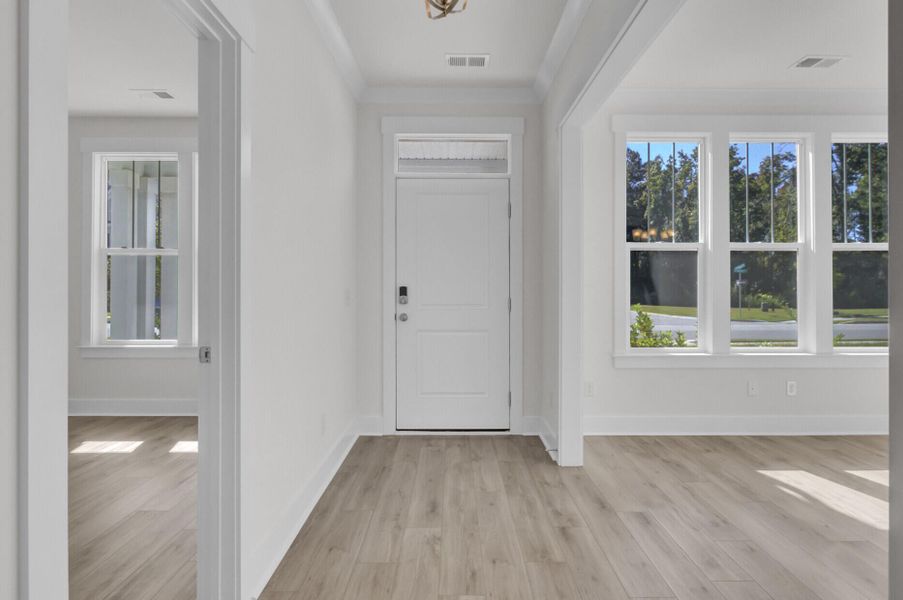 Spacious, unfurnished interior of a new home in Six Oaks, Summerville (Image 23).