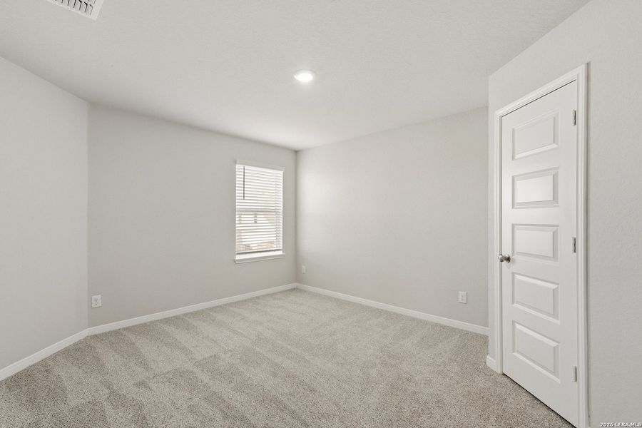 Spacious, unfurnished interior of a new home in Swenson Heights, Seguin (Image 27).