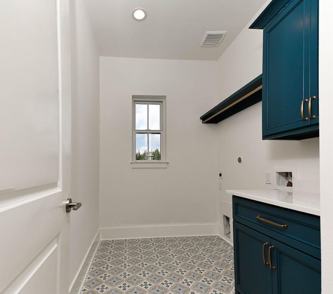 Furnished interior view inside a new home in , Willis (Image 17).