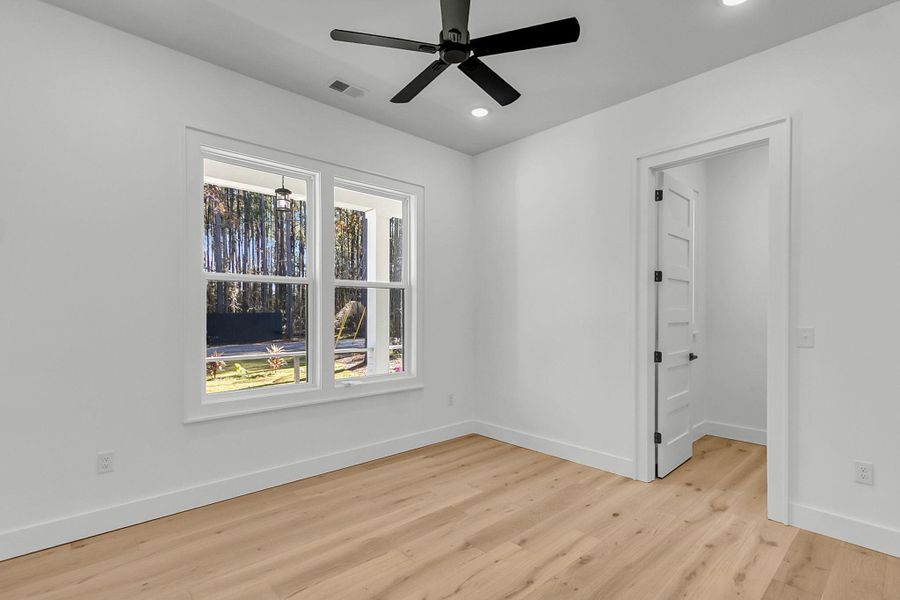 Spacious, unfurnished interior of a new home in , Summerville (Image 51).