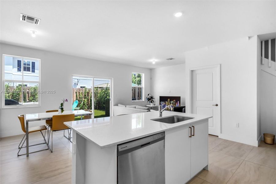 Furnished interior view inside a new home in , Coral Springs (Image 3).