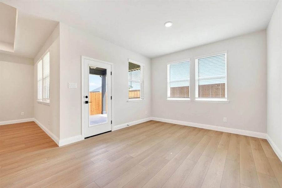 Spacious, unfurnished interior of a new home in Heartland, Heartland (Image 19).