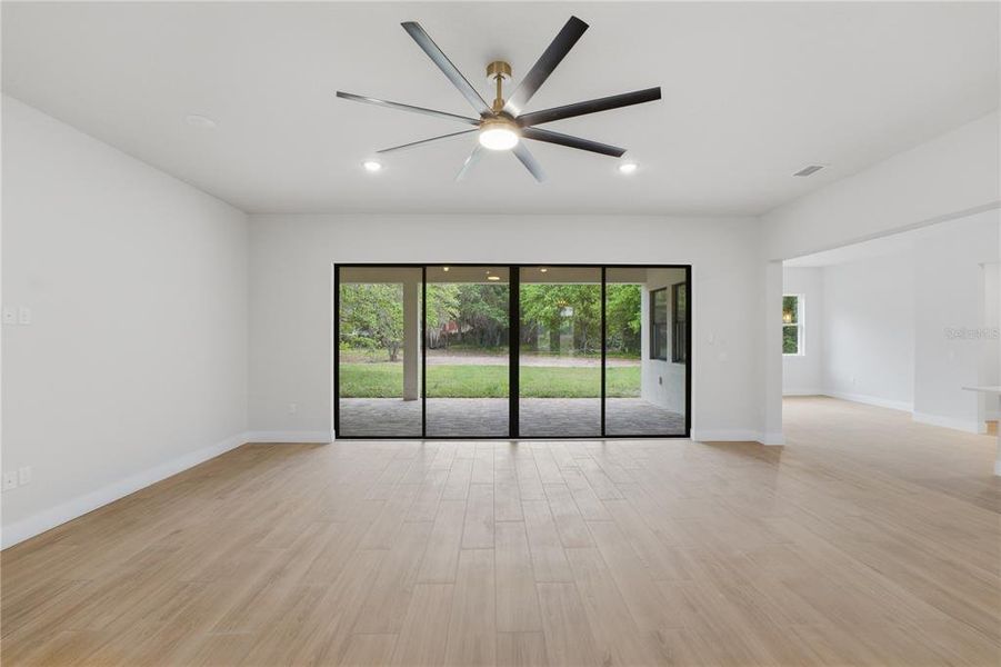 Spacious, unfurnished interior of a new home in , Kissimmee (Image 45).