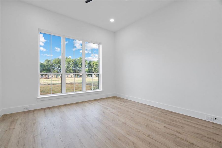 Spacious, unfurnished interior of a new home in , Krum (Image 20).