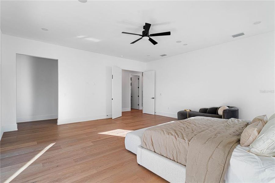 Spacious, unfurnished interior of a new home in , Tampa (Image 20).
