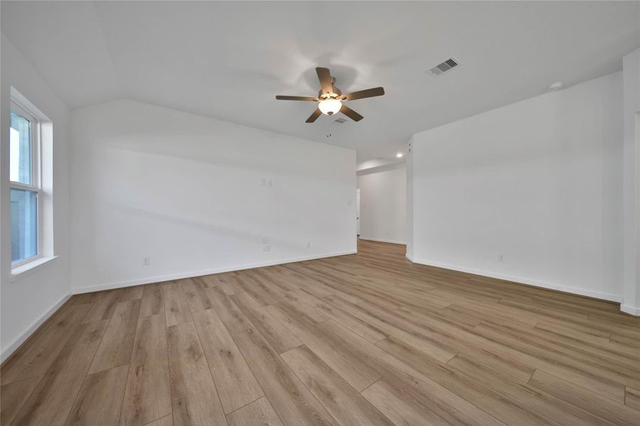 Spacious, unfurnished interior of a new home in , Rosharon (Image 24). Spacious, unfurnished interior of a new home in , Rosharon (Image 24).