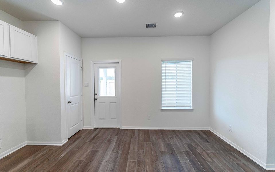 Spacious, unfurnished interior of a new home in Cielo, Conroe (Image 10). Spacious, unfurnished interior of a new home in Cielo, Conroe (Image 10).