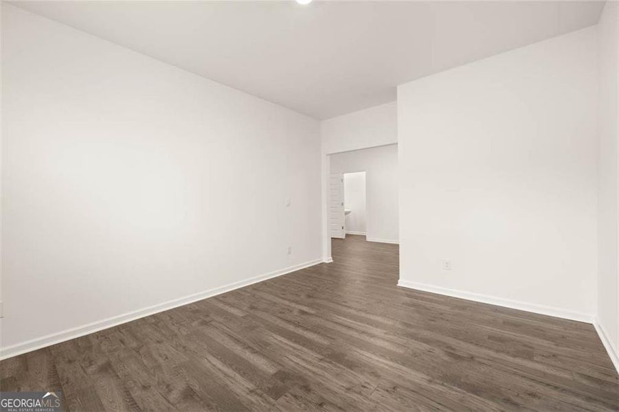 Spacious, unfurnished interior of a new home in , Buckhead (Image 11).